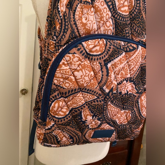 Vera Bradley UltraLight Fern BackPack NWT! - Picture 2 of 8